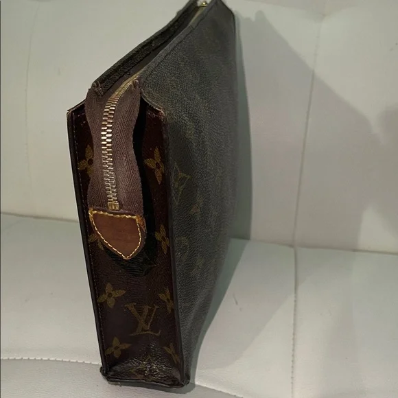 Authentic Louis Vuitton Monogram Cosmetic Accessories Pouch - Picture 6 of 13
